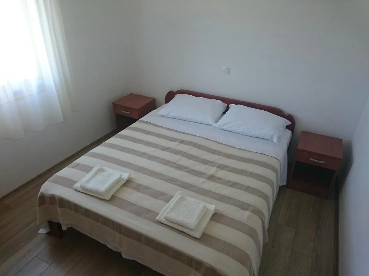 Apartments By The Sea Seline, Paklenica - 11197 Starigrad Paklenica
